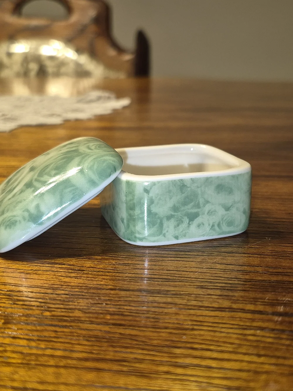 Oscar de la Renta Mint Green Floral Jewelry Trinket Box